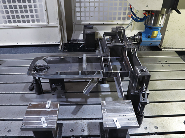 龍(long)門銑床(chuáng)加工