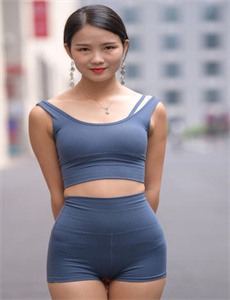 《亚洲老熟女AV一区二区在线播放》
